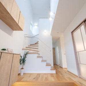 ゆたかな平屋風２階建ての家