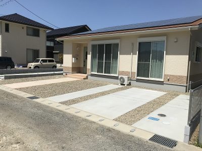 外構工事　建物に合うように駐車場アプローチづくり